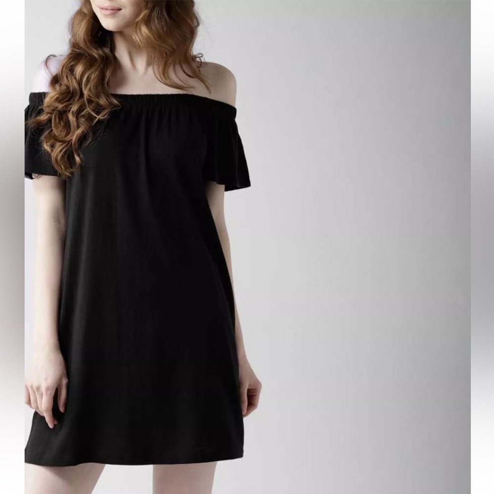 FOREVER 21 Dress Off-Shoulder Black Solid A-Line